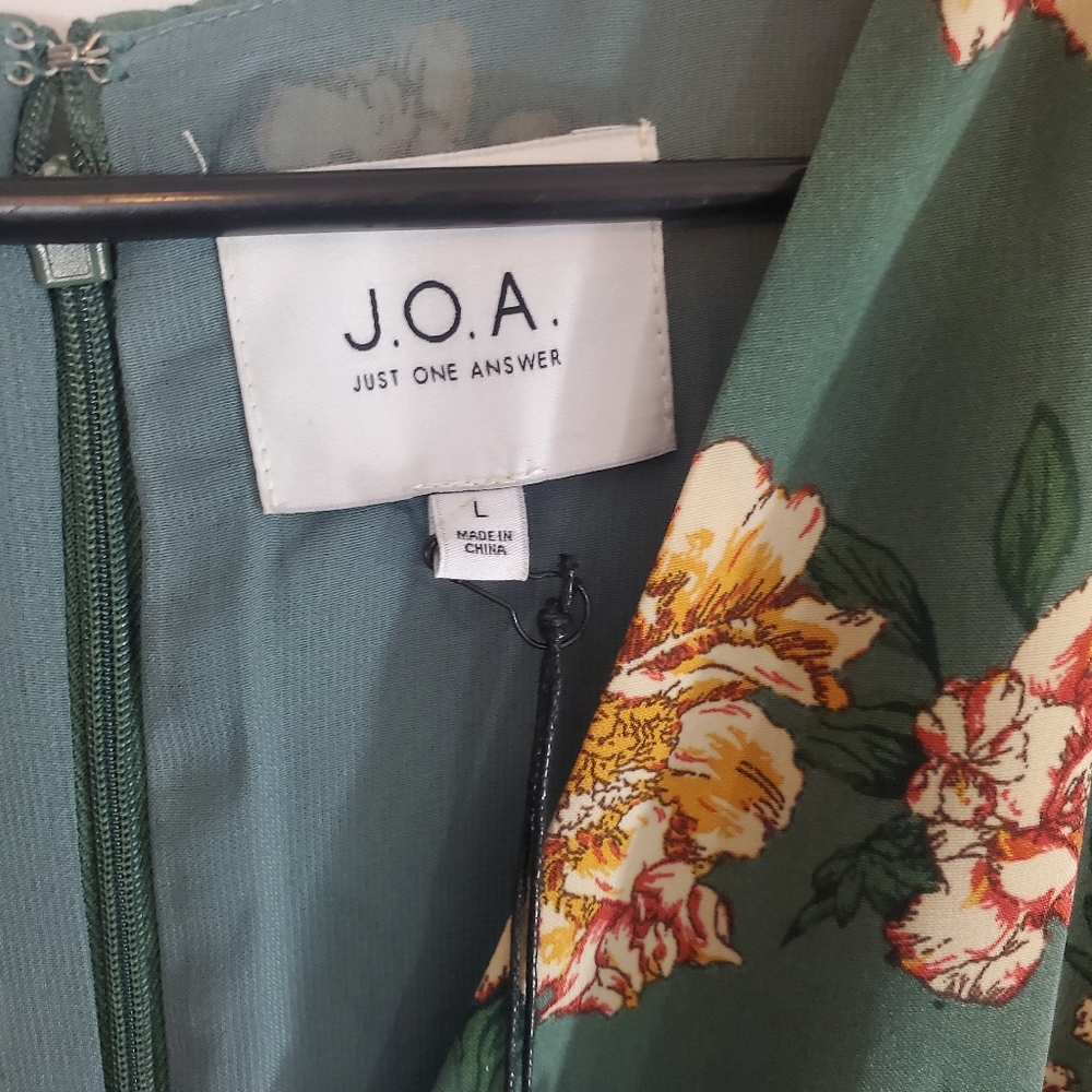 JOA Women's Size Large Green Floral Flutter-Sleeve V-Neck Dress New With Tags - Picture 4 of 6